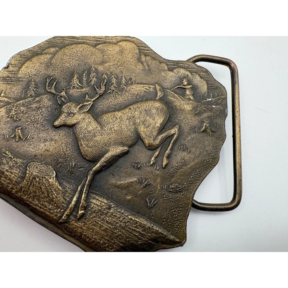 Vintage 1976 Brass Deer Belt Buckle Hunting Scene‎ Wilderness